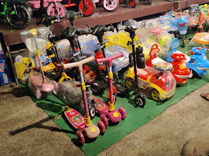 Track and kids, kids store